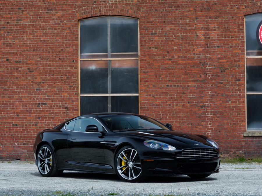  Aston Martin DBS 2012 года  (фото 1 из 53)
